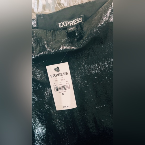 Mini skirt - Picture 3 of 3